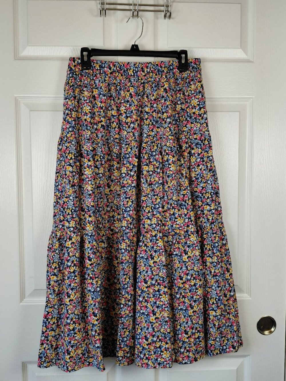 Old Navy Tiered Ditsy Floral Midi Skirt Size L Pocekts Cottagecore Prariecore